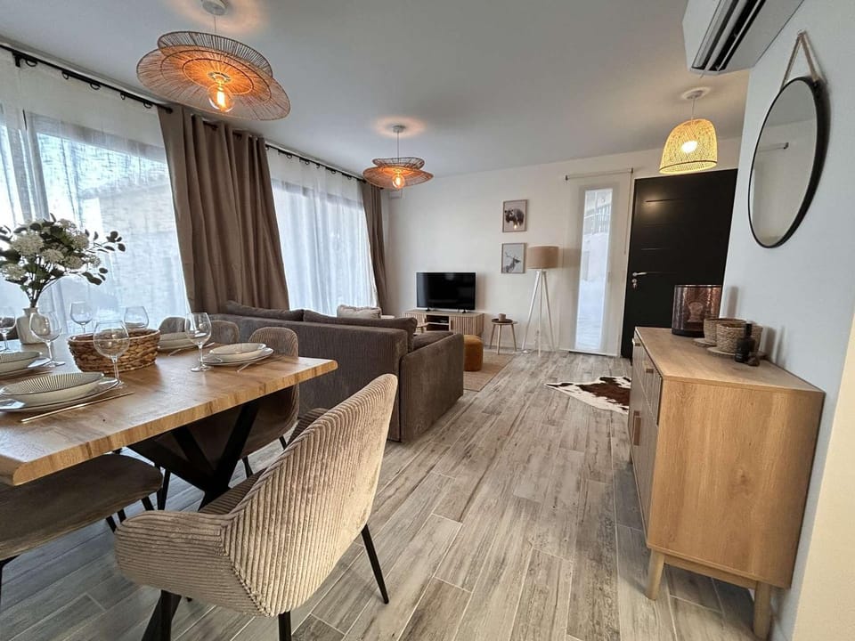 Chalet 3 pièces avec terrasse et parking proche des pistes à Risoul 1850 - FR-1-330-599 Chalet in Piedmont