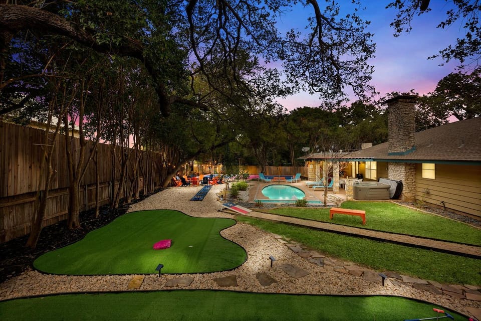 Our Favorite 5BR Home! wTheatrePoolGamesHot Tub Villa in San Antonio