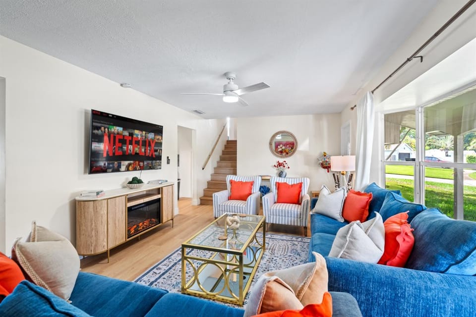 Your own 5BR Private Oasis! wPrivate PoolPickleball Villa in West Palm Beach