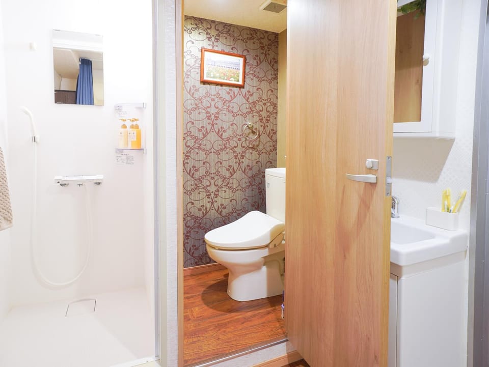Toilet, Bathroom