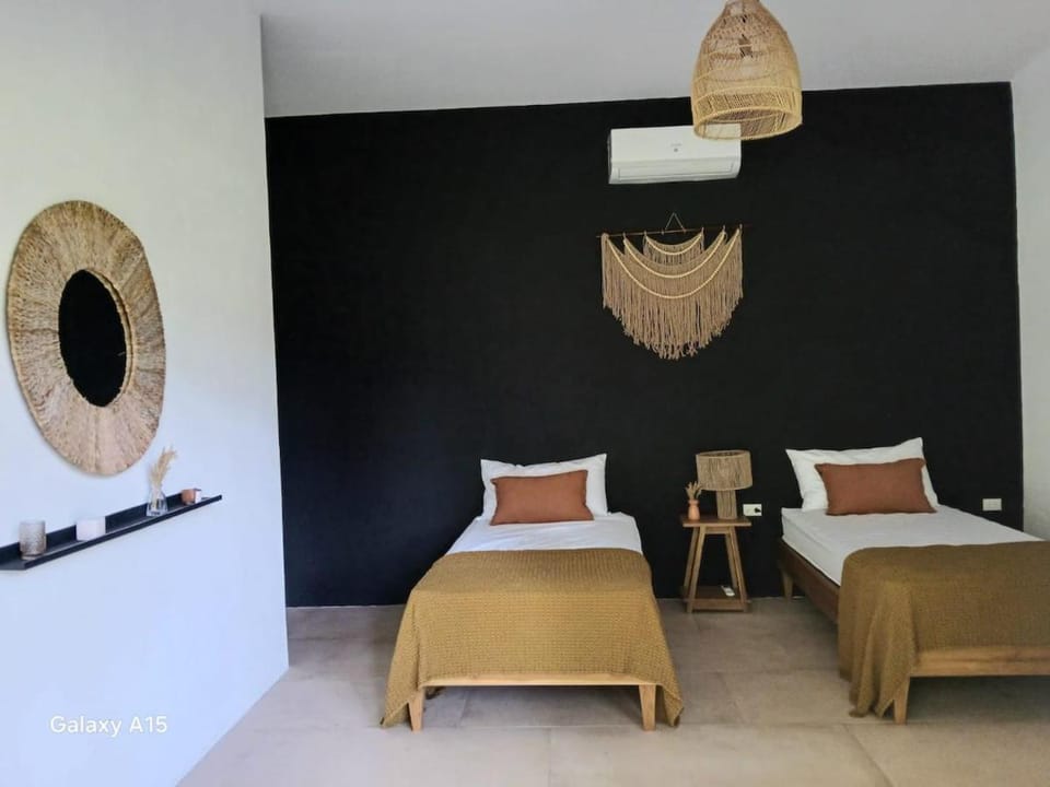 Bed, Photo of the whole room, Bedroom, air conditioner