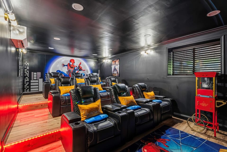 5BR Natural Retreat wGameroomMovie TheaterHot TubSauna Villa in Stroud Township