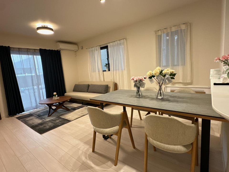 Living room, Dining area