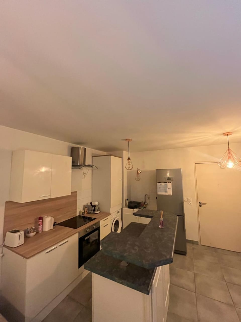 Kitchen or kitchenette, oven, pet friendly, stove