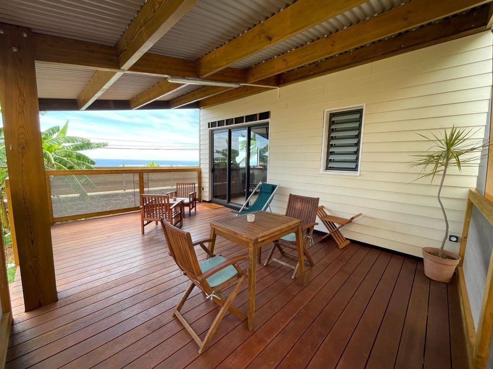 Bungalow grand T2 saint leu House in Saint-Leu