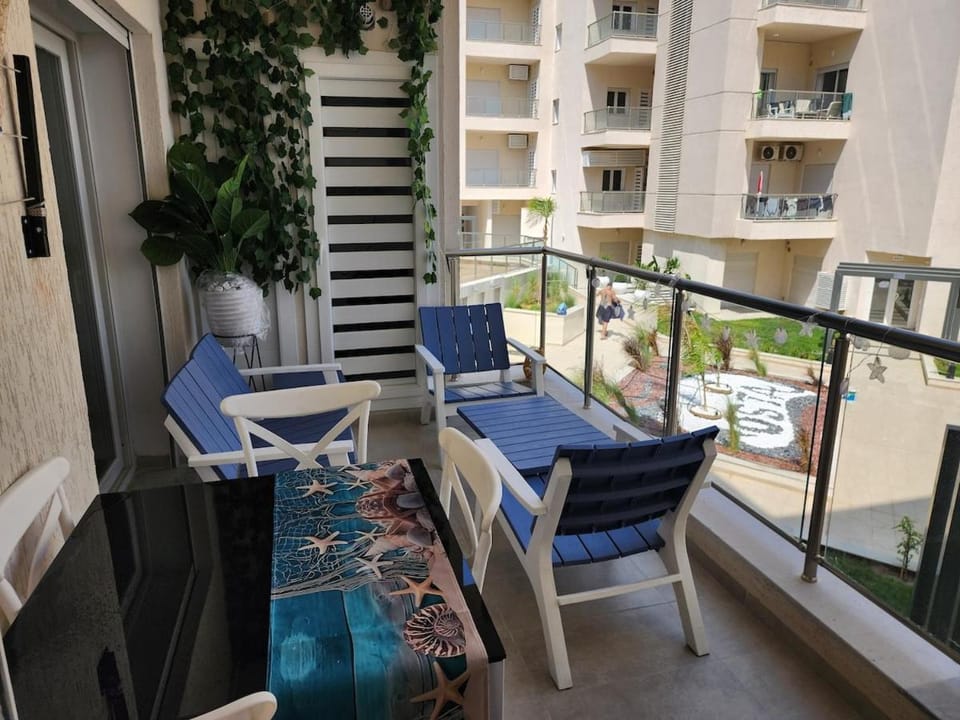Property building, View (from property/room), Balcony/Terrace