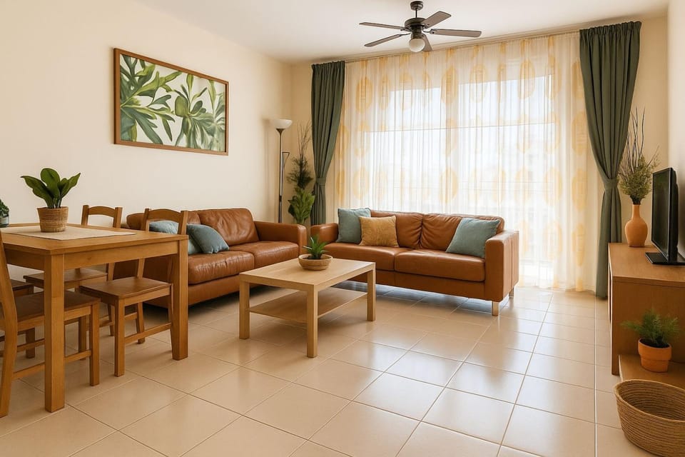 TV and multimedia, Living room, Seating area, Dining area, air conditioner