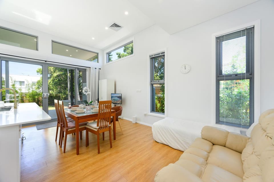Modern Riverwood Home with Parking & Easy Access House in Sydney