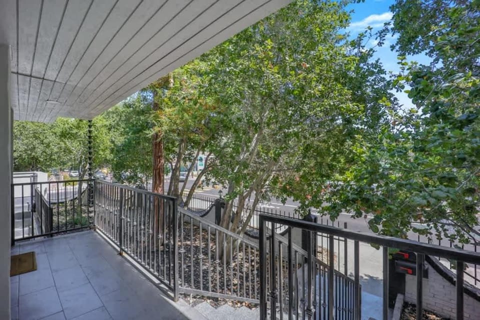 2 Luxury Townhouses near Meta & Stanford - 493 & 497 House in Menlo Park