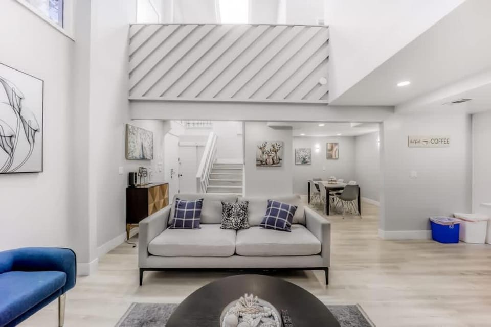 2 Luxury Townhouses near Meta & Stanford - 493 & 497 House in Menlo Park