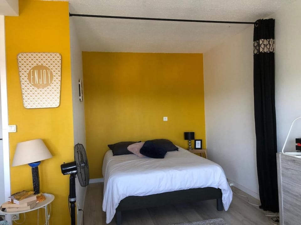 Studio cocoon avec vue sur le Beaujolais Apartment in Bourgogne-Franche-Comté