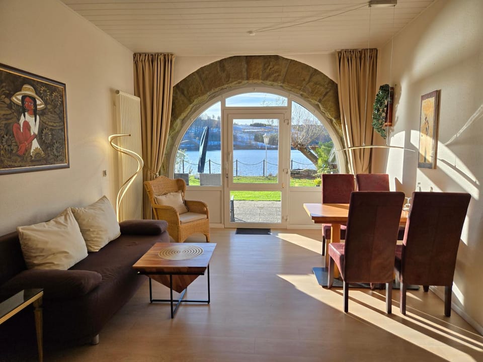 Living room, Dining area, Lake view, Lake view