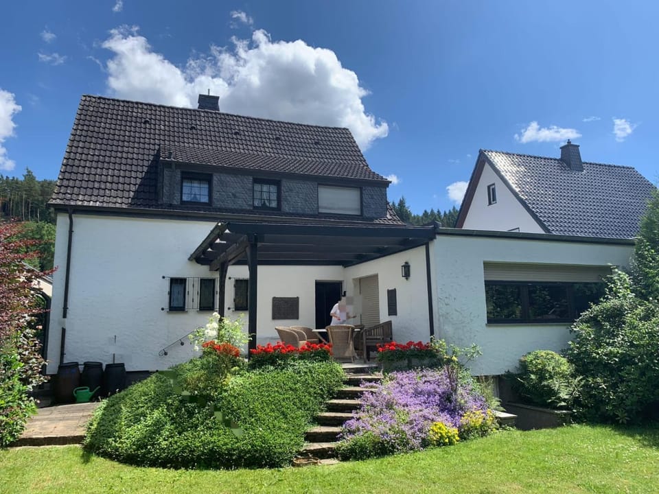 Property building, Day, Garden, Garden view