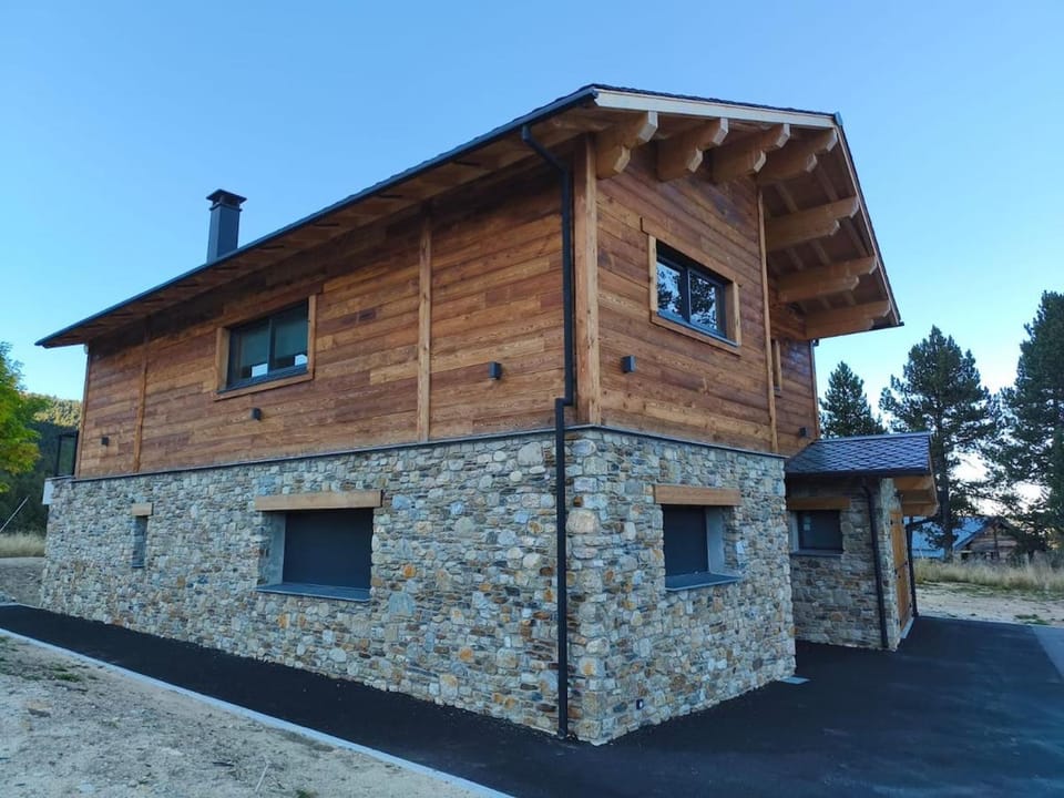 Property building, Day