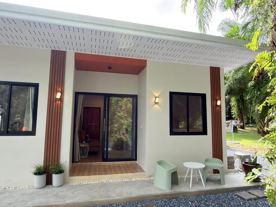 Krabi Bloom House Bed and Breakfast in Krabi Changwat