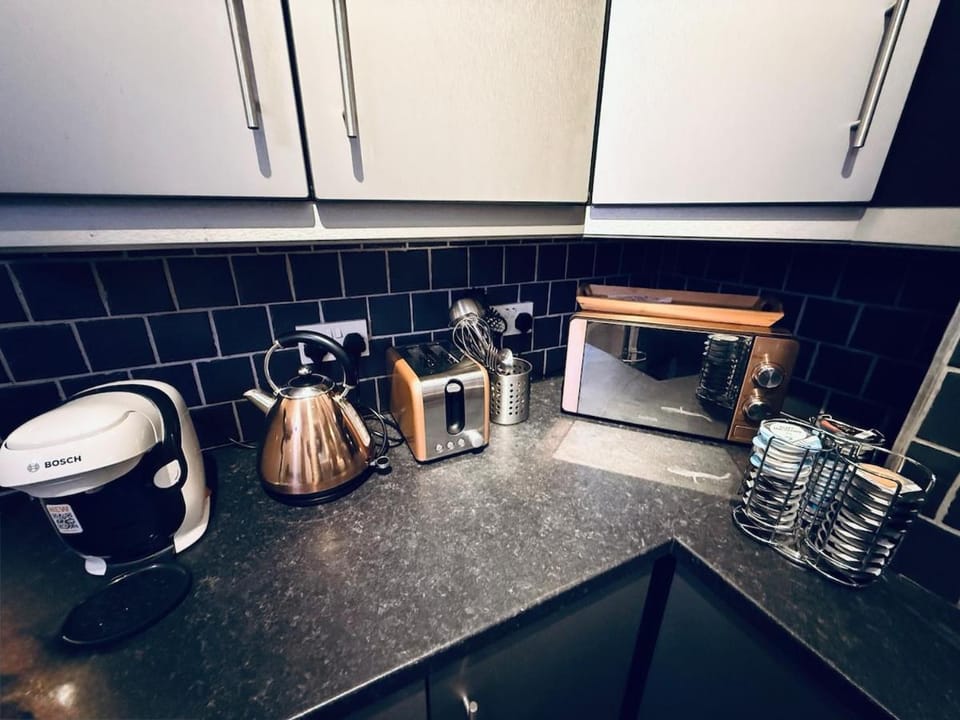 Coffee/tea facilities, toaster, kitchen