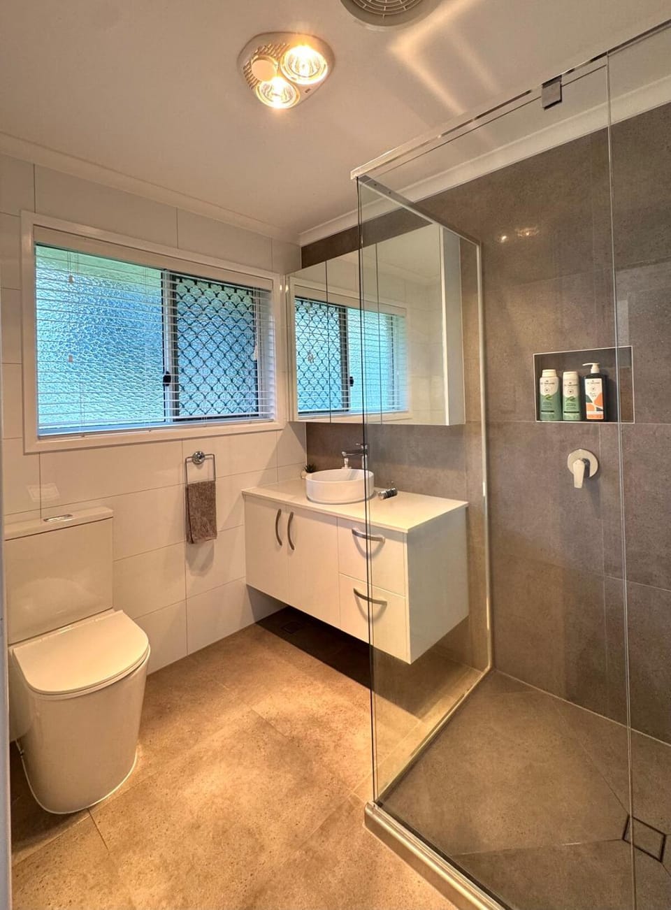 Cozy Family Home at Loganholme House in Loganholme