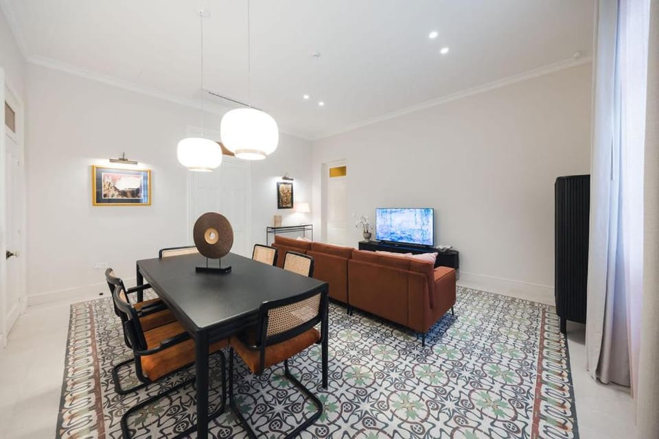 Boutique Luxury Apt in Historic Balluta Building Apartment in Sliema