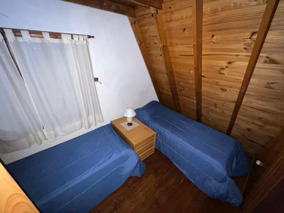 Bed, Bedroom, Garden view