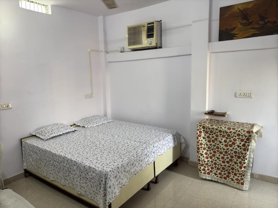 Bed, Bedroom, air conditioner