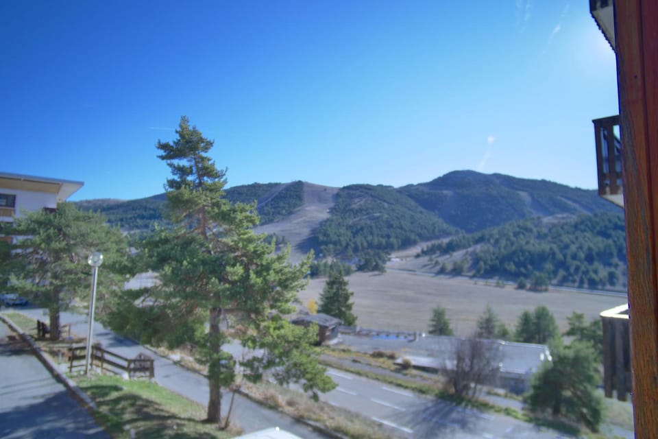 Nearby landmark, Day, Natural landscape, Mountain view