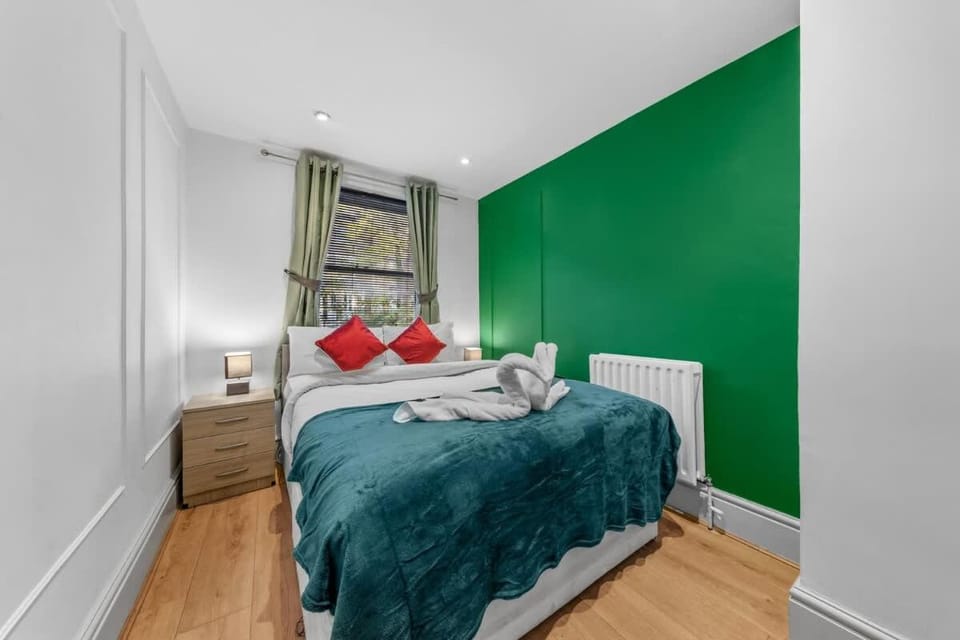 Notting Hill Neighbour - 2BR Designer Stay, Moments from Harrods for Beautiful London Nights Apartment in City of Westminster