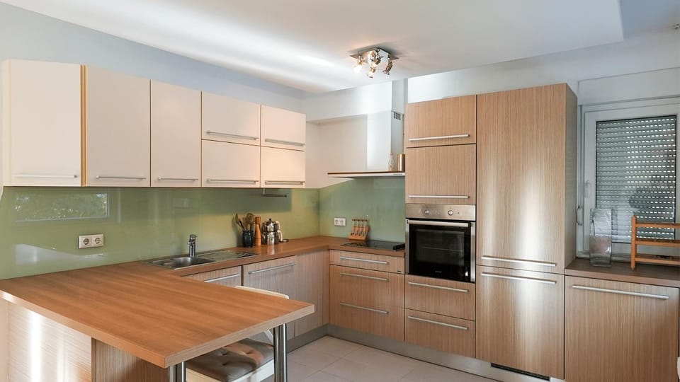 4 Bedroom Apartment - Private Parking Apartment in Serbia