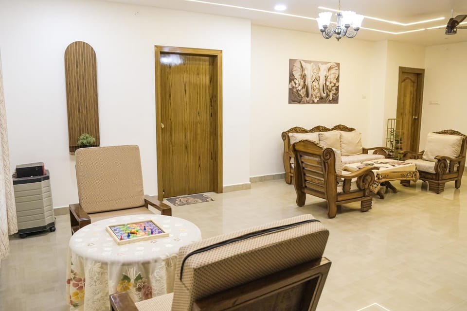 Living room, Seating area