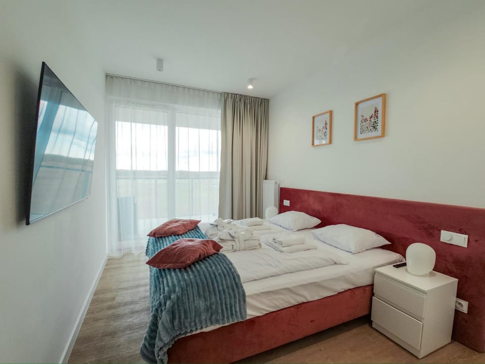 TV and multimedia, Bedroom, towels