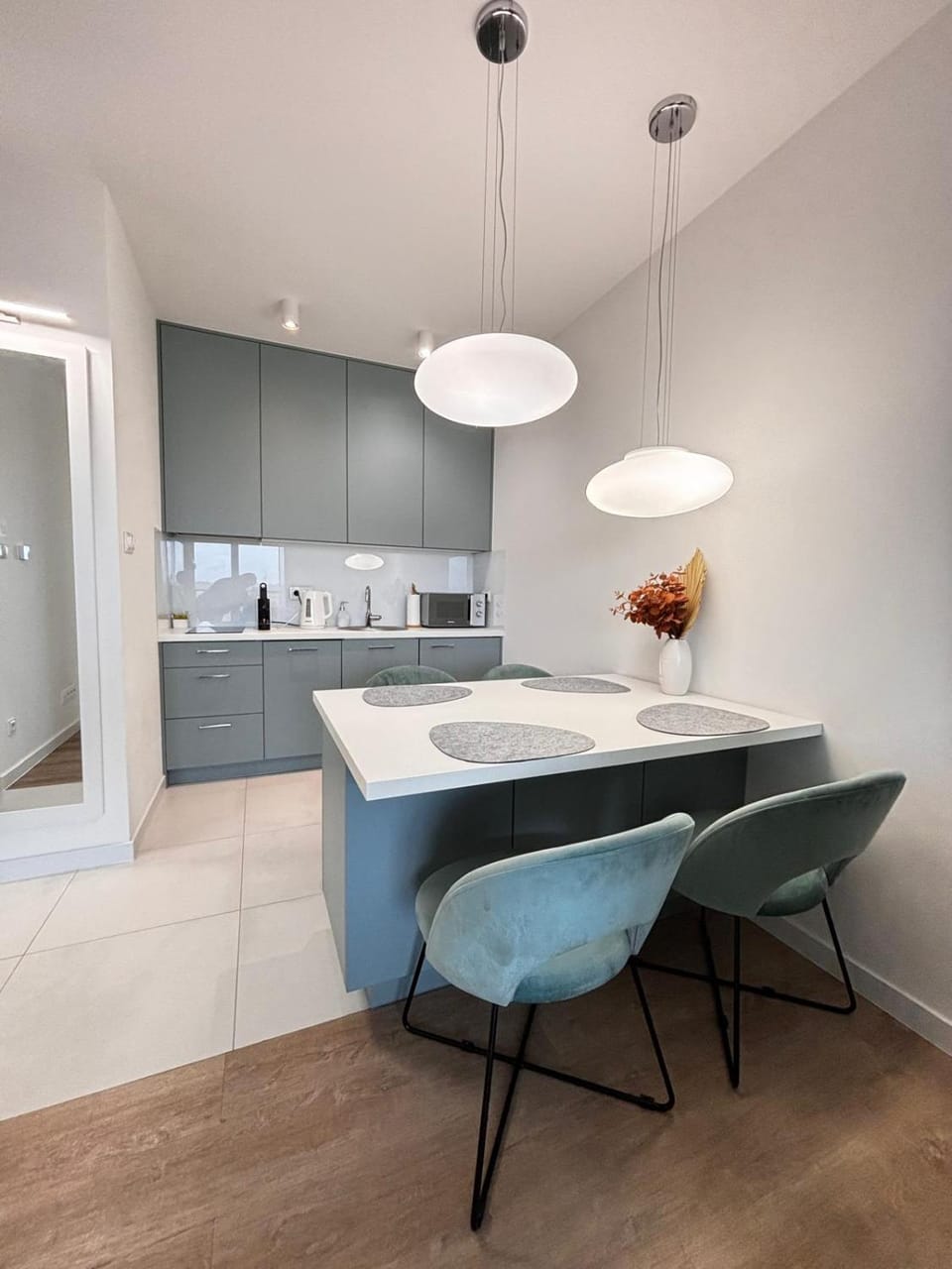 Coffee/tea facilities, Kitchen or kitchenette, Dining area