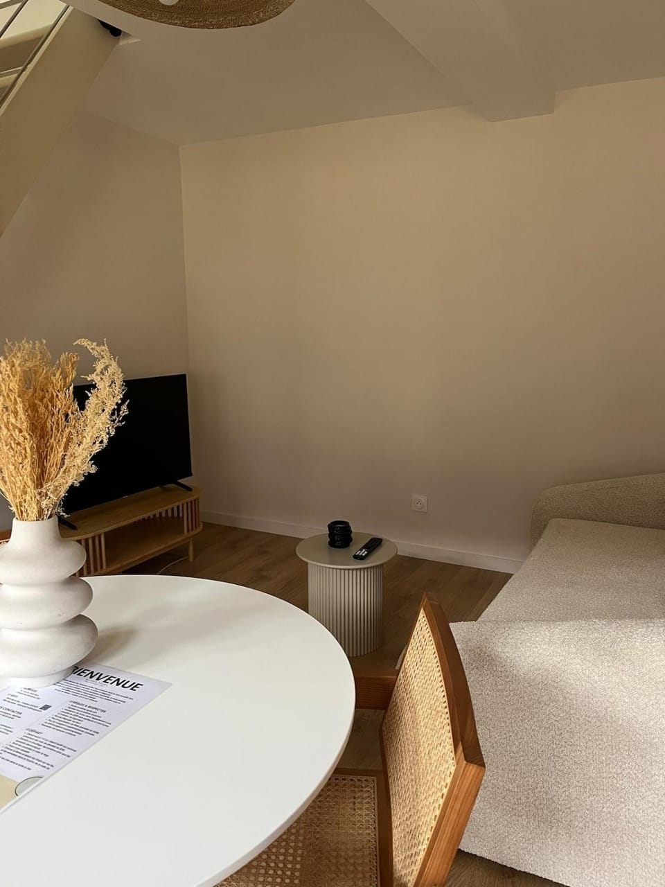 Living room, Meals