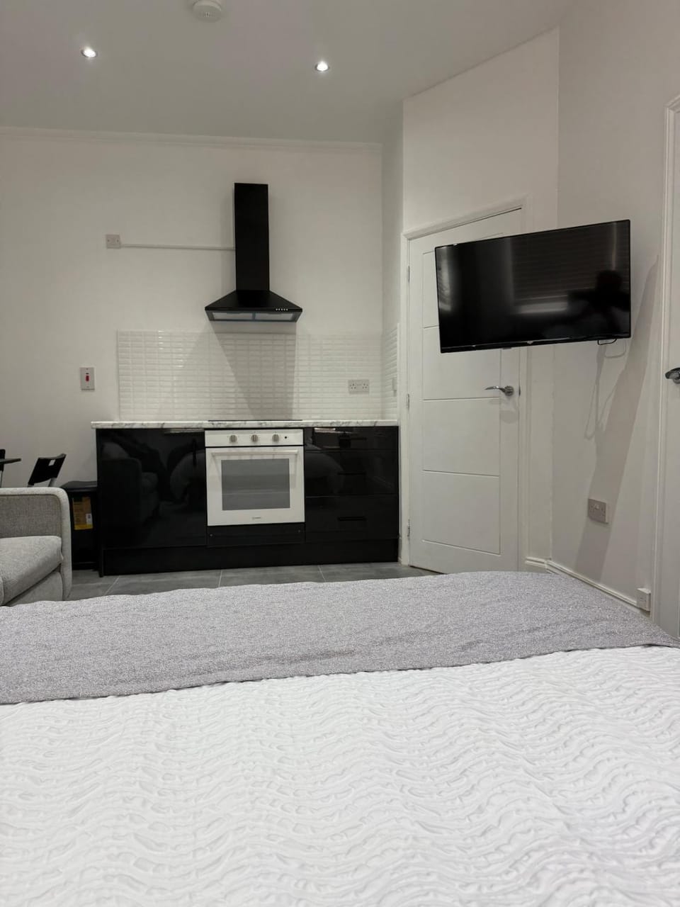 Modern Luxe Studio Flat Apartment in Leicester
