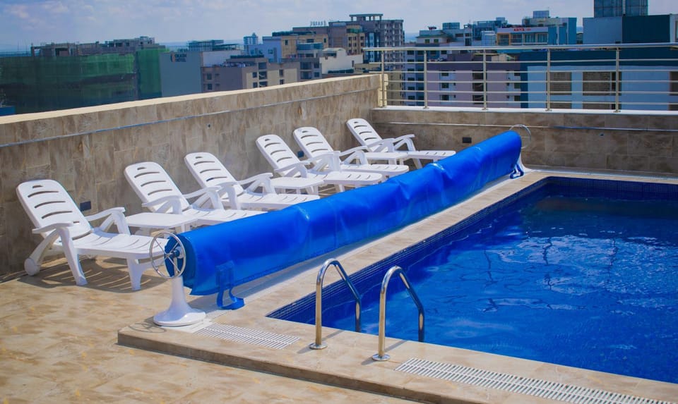 Pool view, Swimming pool, Swimming pool, sunbed