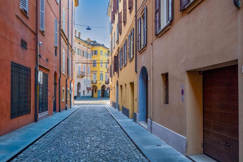 Emilia Suite Edition Apartment in Modena