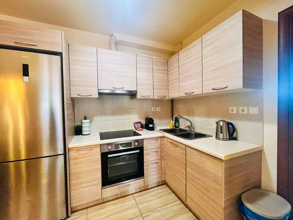Kitchen or kitchenette, oven, stove
