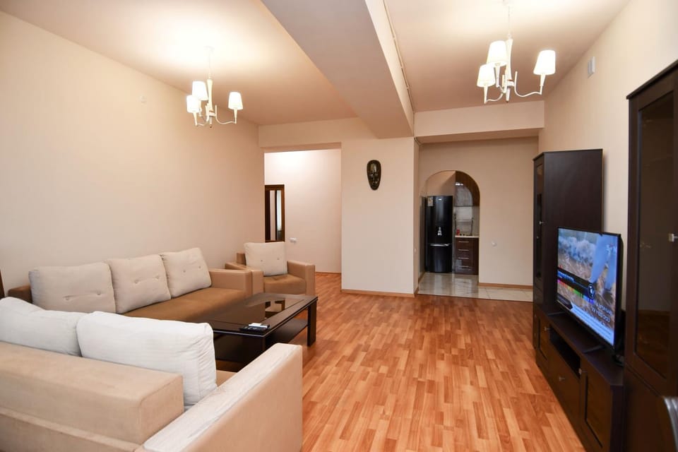 TV and multimedia, Living room, Seating area, oven
