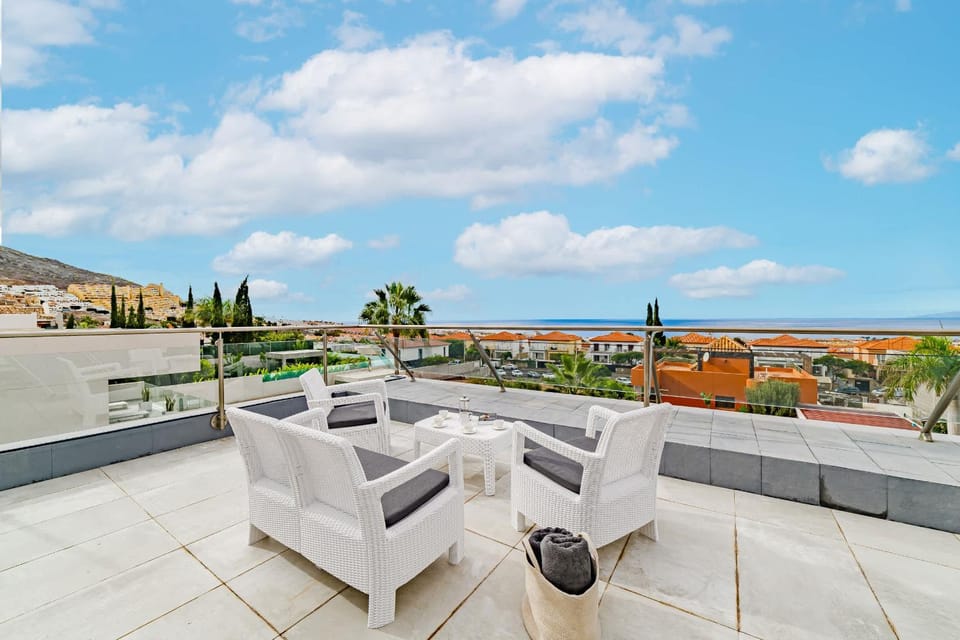 Patio, Day, Natural landscape, View (from property/room), Balcony/Terrace, Balcony/Terrace, Seating area, Sea view