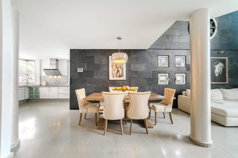 Living room, Seating area, Dining area, kitchen