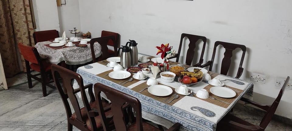 Restaurant/places to eat, Dining area, Food, Breakfast, Lunch, Dinner