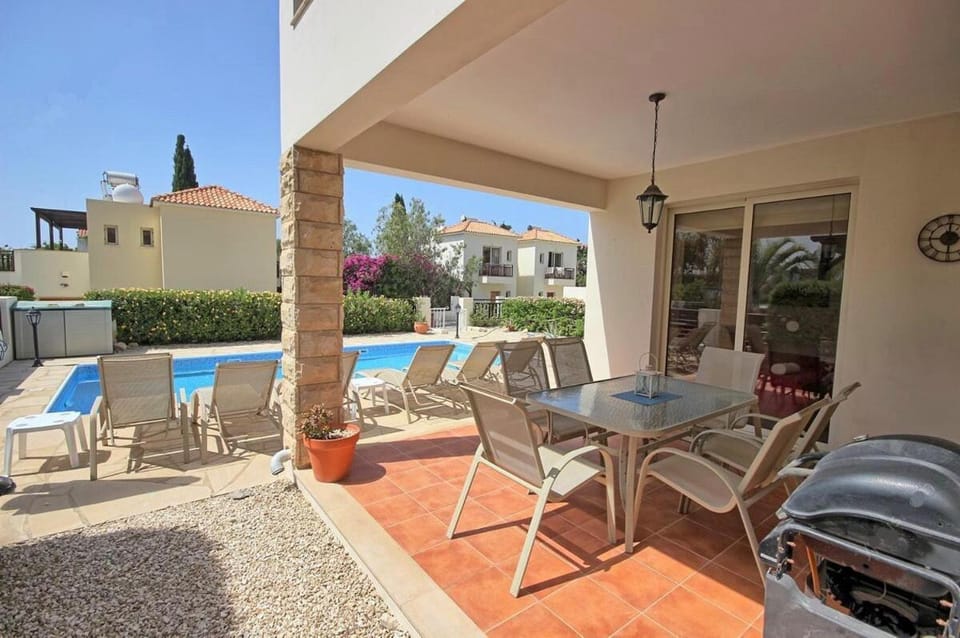 Luxury Pool Villa in Paphos Coral Bay Apartment in Peyia