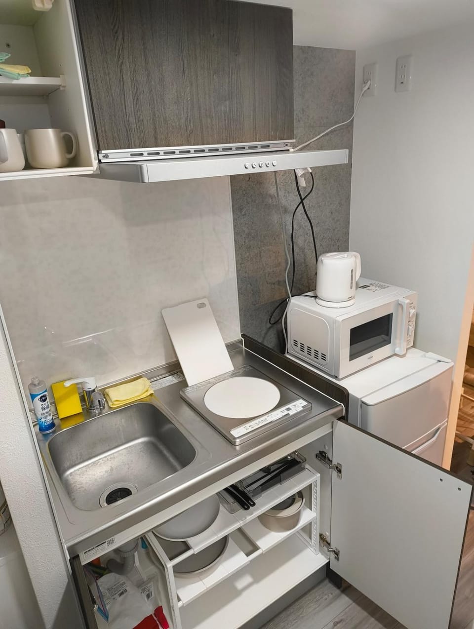 microwave, kitchen