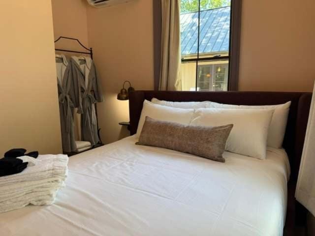 Wolfsbane - Upscale 2 bedroom Villa at Petite Acres Villa in New Buffalo