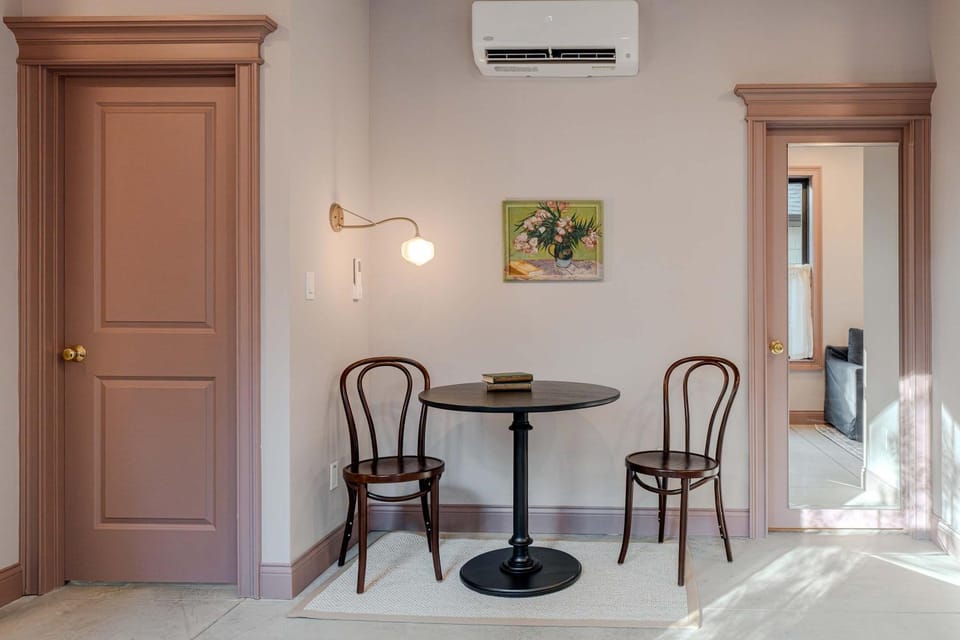 Larkspur - Upscale 2 Bedroom Villa at Petite Acres Villa in New Buffalo