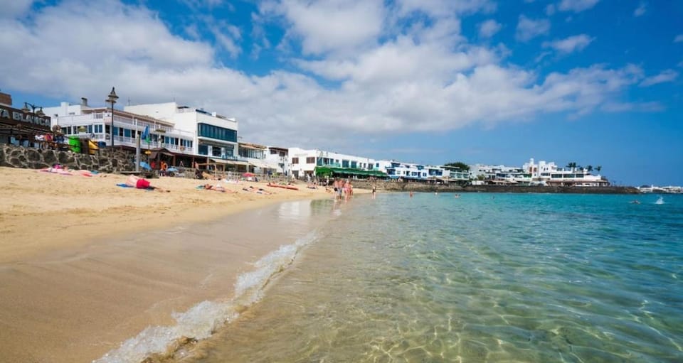 Bright apartment 2 minutes from the beach Apartment in Playa Blanca