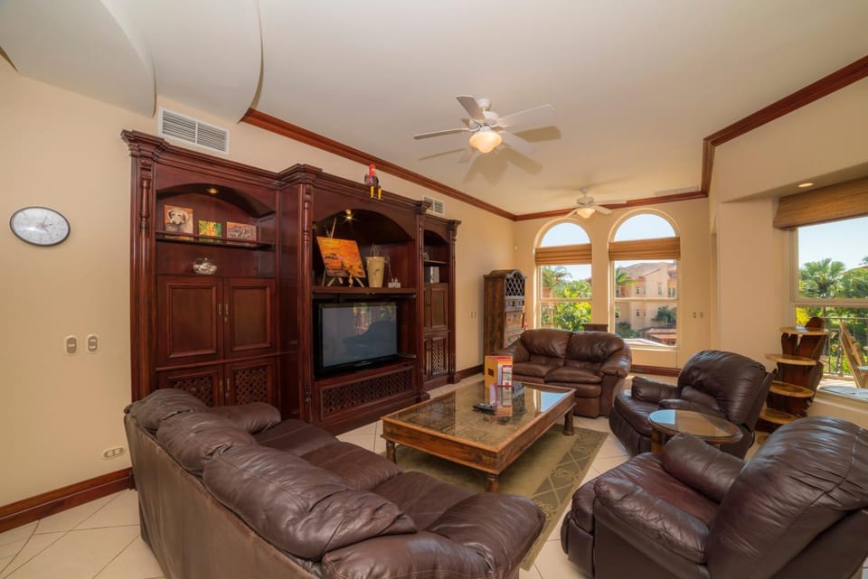 Bella Vista 2C - 3 bdr 3 1 and a half bath House in Herradura