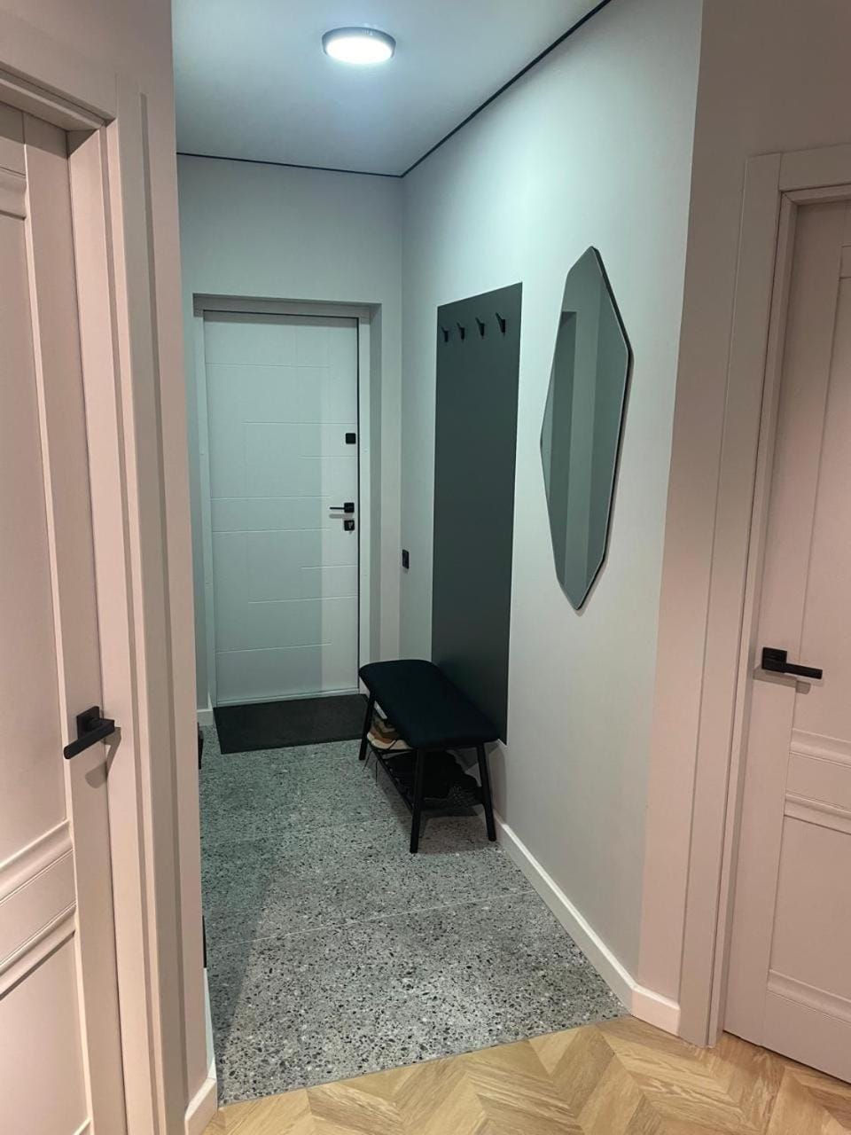 Аэропорт 15 минут две спальни и салон Apartment in Chișinău