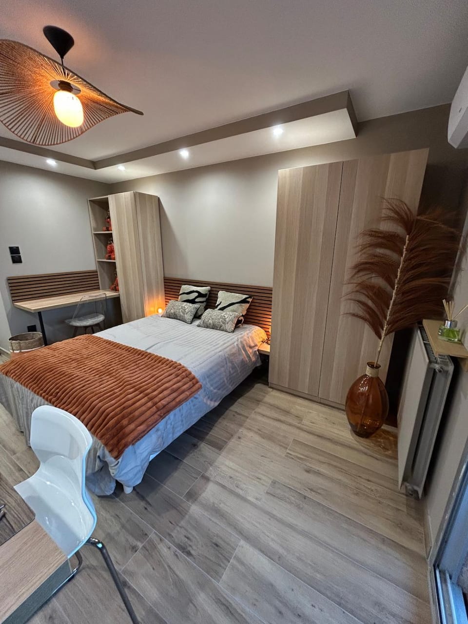 Bed, Photo of the whole room, Bedroom, wardrobe