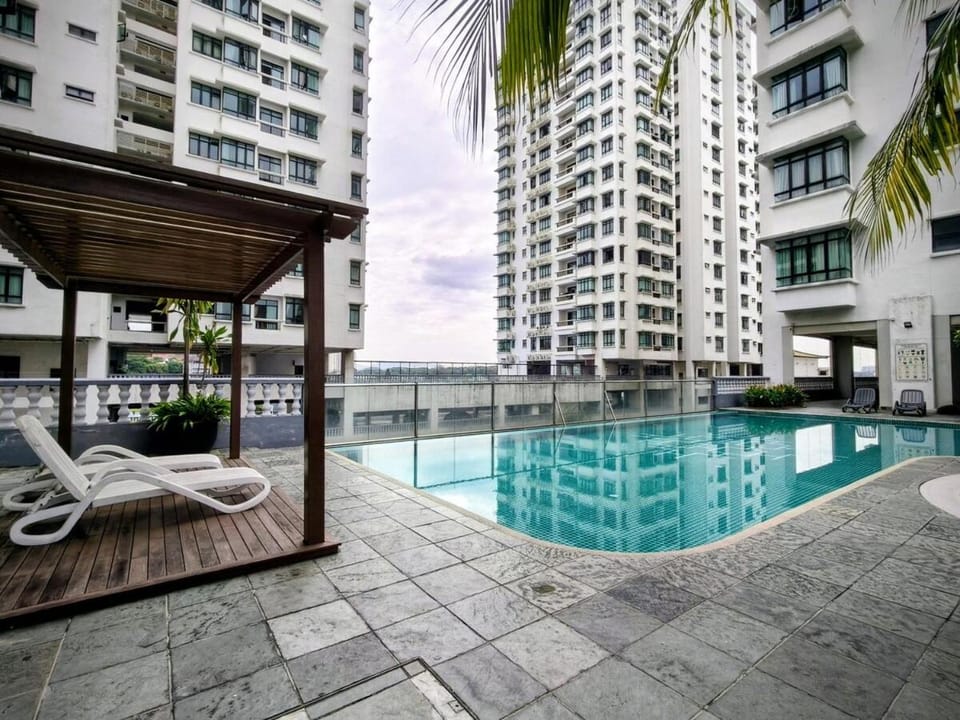 Modern Lakeside Living - Heritage The Mines 2BR Apartment in Negeri Sembilan, Malaysia