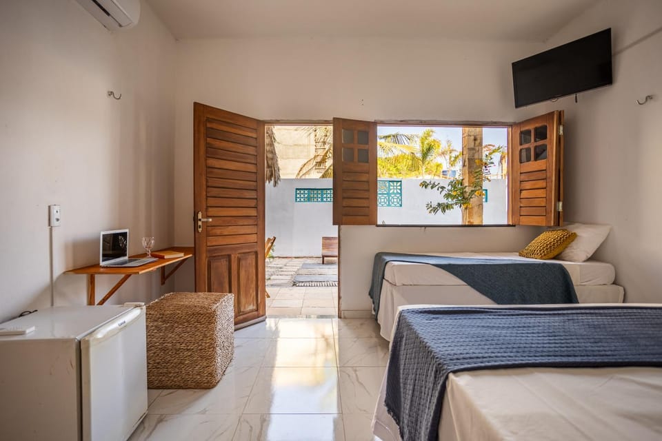 Bed, TV and multimedia, Photo of the whole room, Bedroom, air conditioner