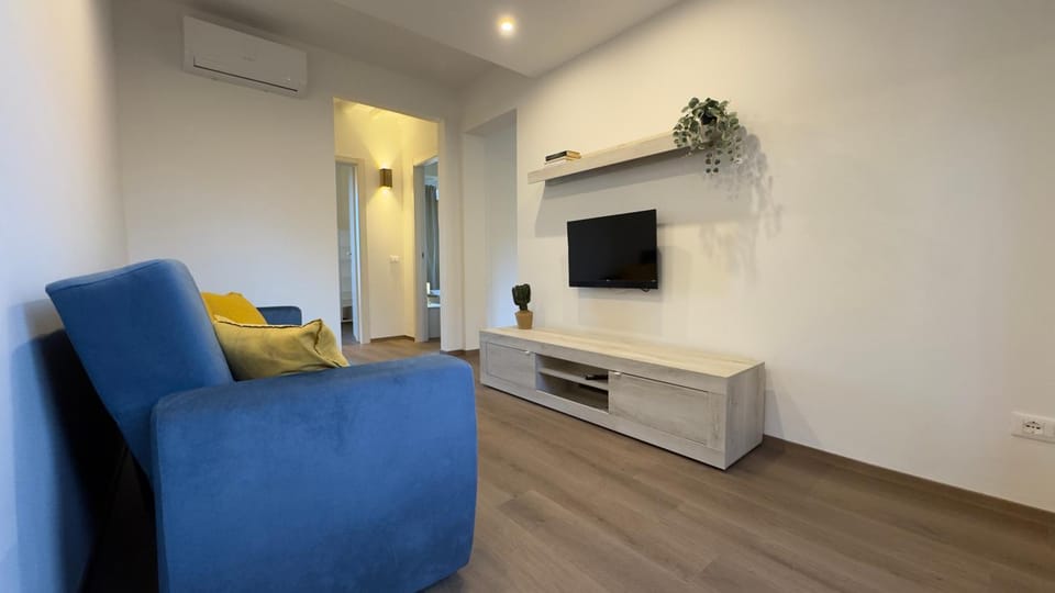 TV and multimedia, Living room, air conditioner